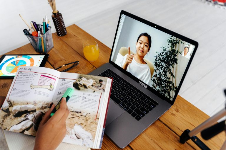 Creator delivering an online course through a digital learning platform