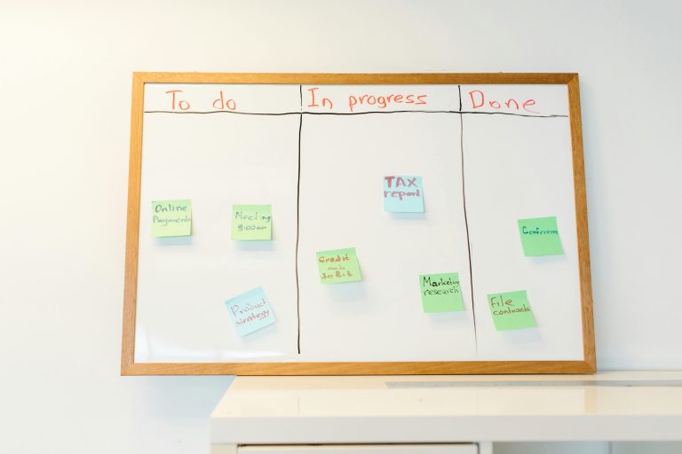 Kanban task board with to-do, in-progress and done columns for freelancer task management